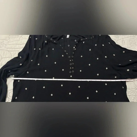 Amuse Society Boho Black with Gold Embroidered Accents and Grommets Size S - Picture 1 of 2